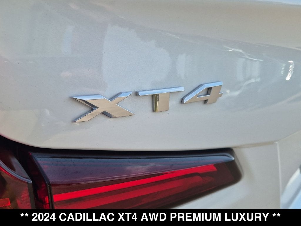 2024 Cadillac XT4 Premium Luxury