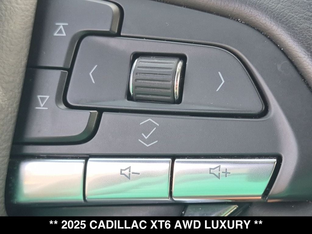 2025 Cadillac XT6 Luxury