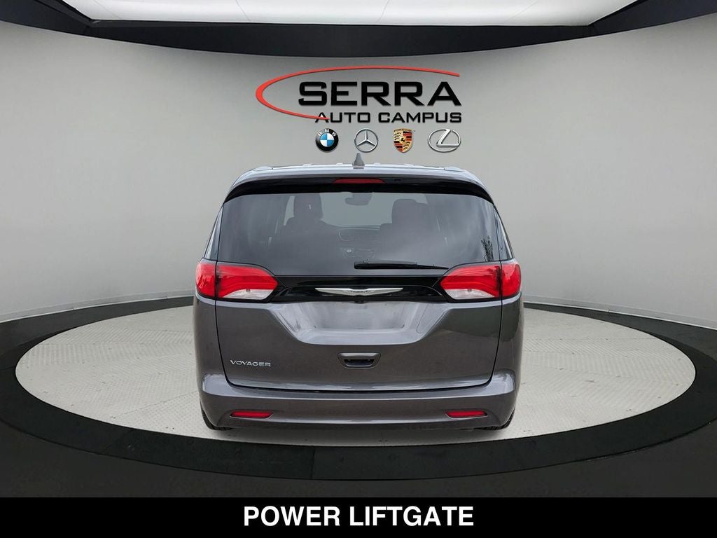2023 Chrysler Voyager LX