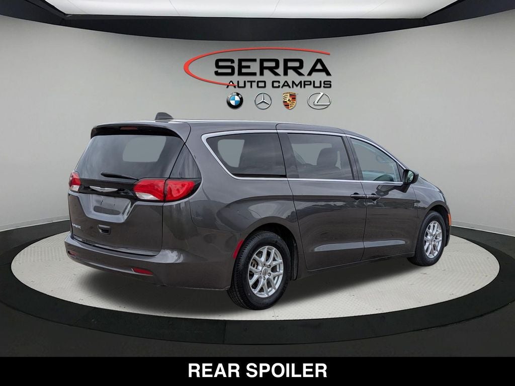 2023 Chrysler Voyager LX