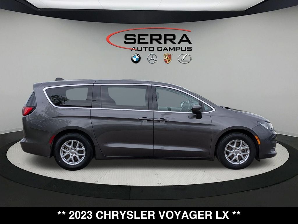 2023 Chrysler Voyager LX