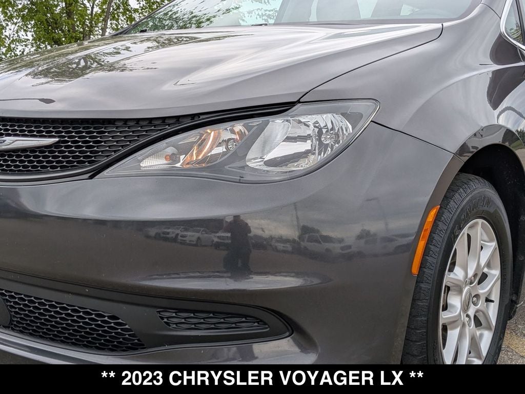 2023 Chrysler Voyager LX