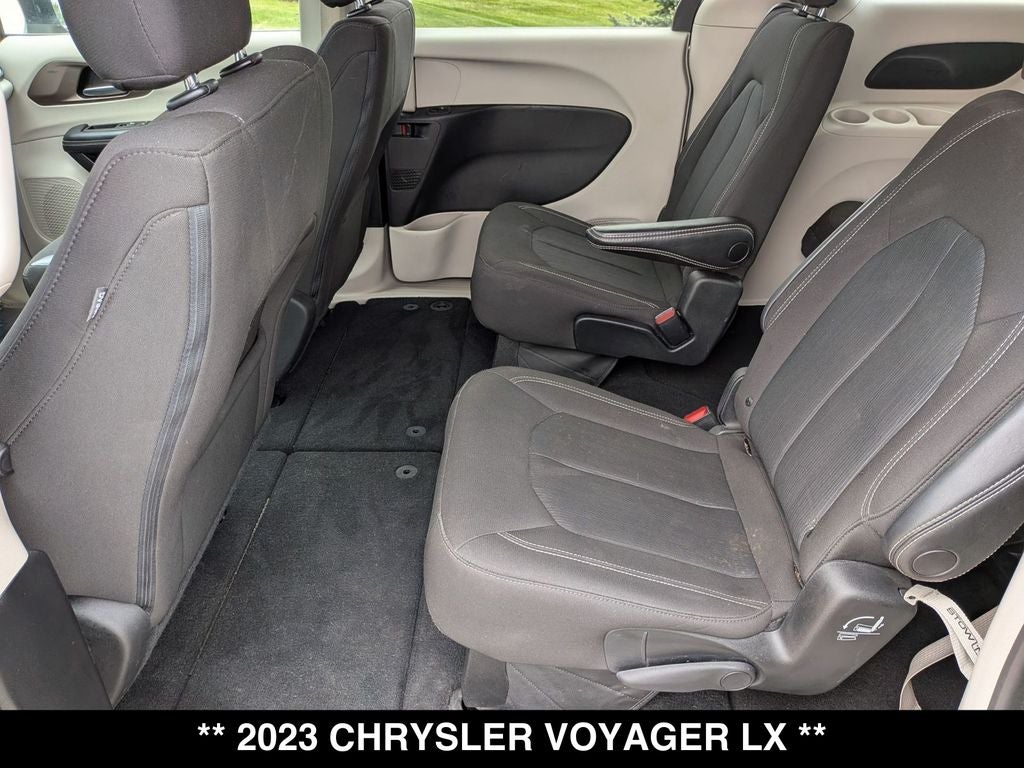 2023 Chrysler Voyager LX