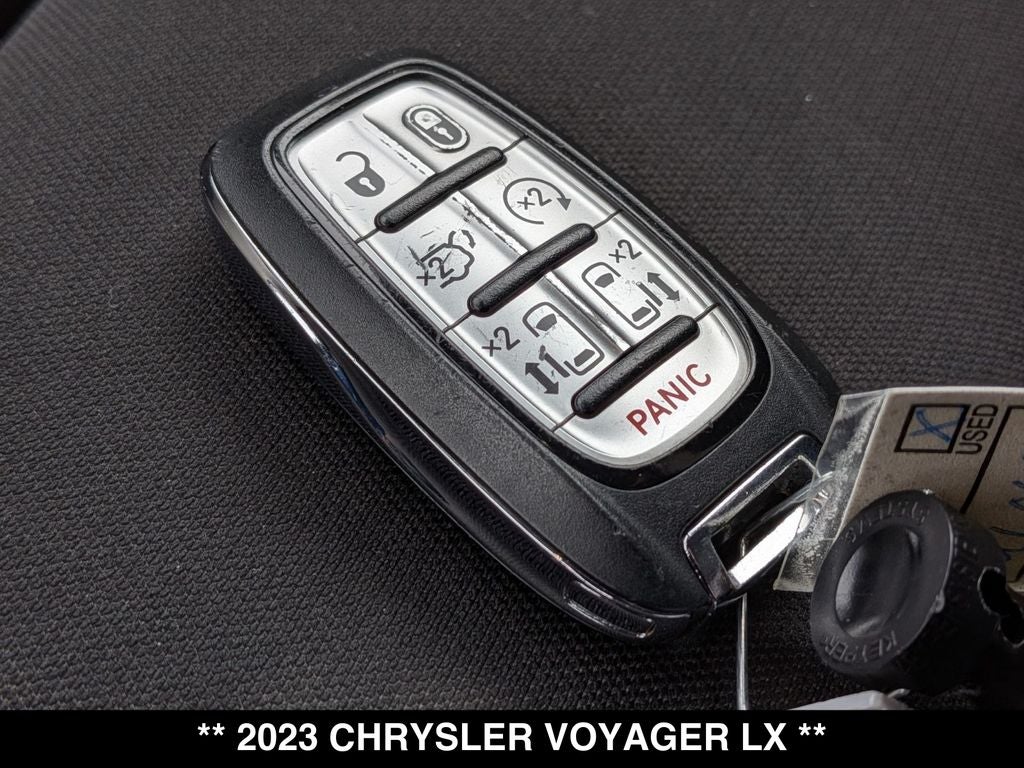 2023 Chrysler Voyager LX