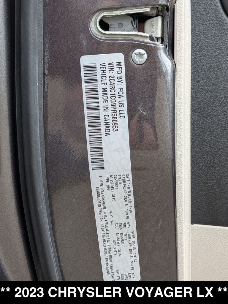 2023 Chrysler Voyager LX