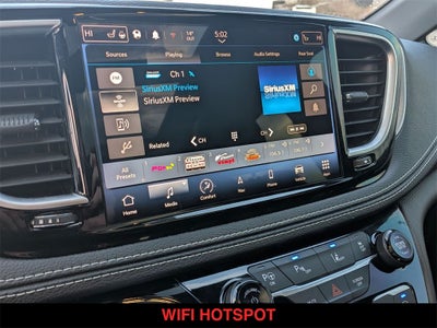 2022 Chrysler Pacifica Hybrid Limited