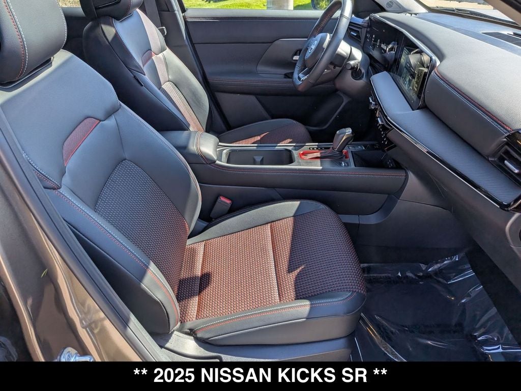 2025 Nissan Kicks SR