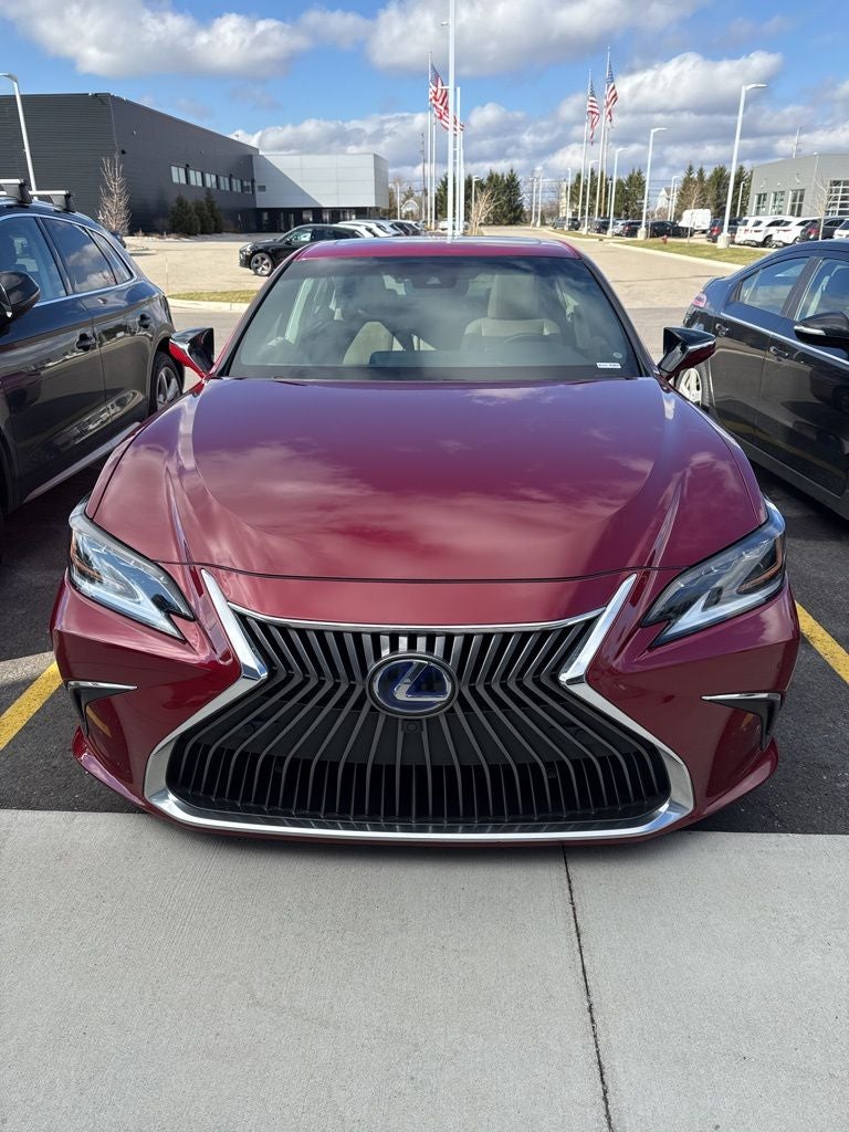 2020 Lexus ES 300h Luxury