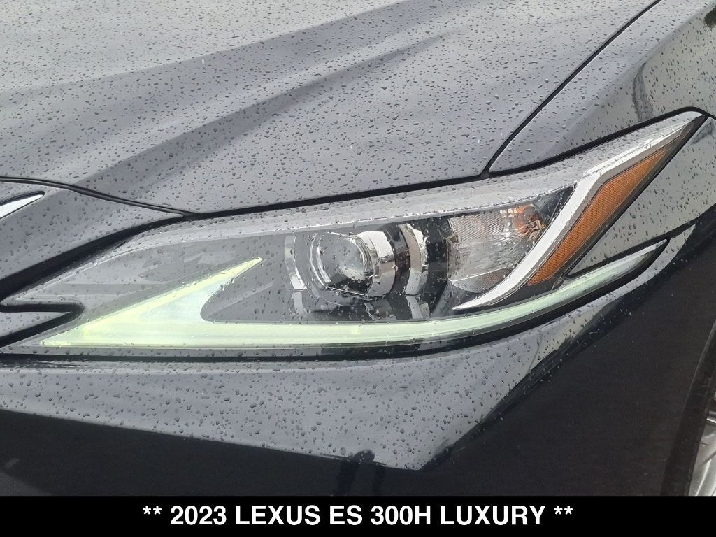 2023 Lexus ES 300h Luxury