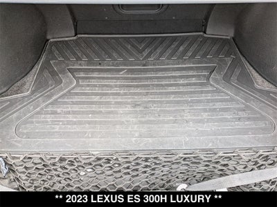 2023 Lexus ES 300h Luxury