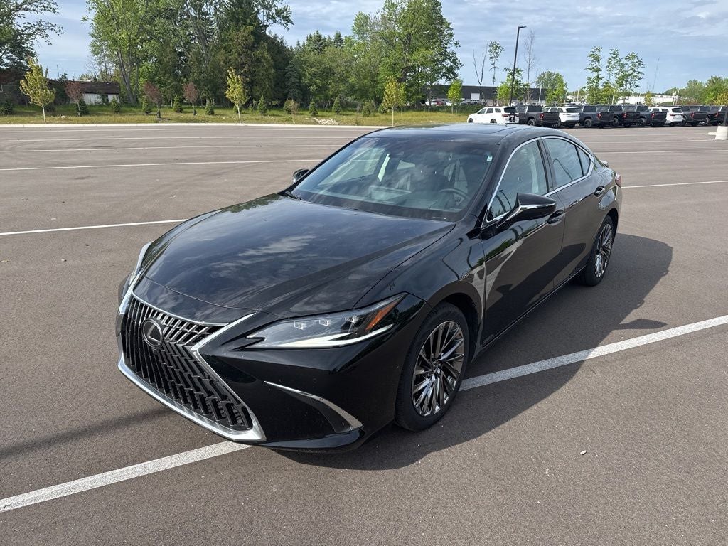 2024 Lexus ES 300h Ultra Luxury