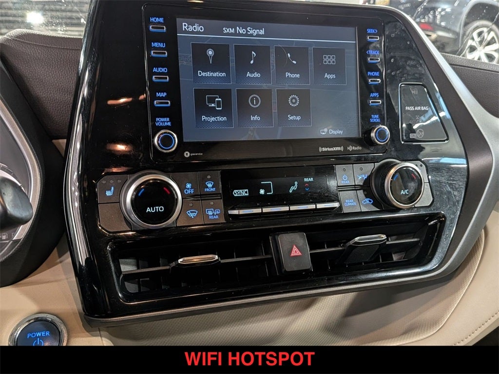 2022 Toyota Highlander Hybrid XLE