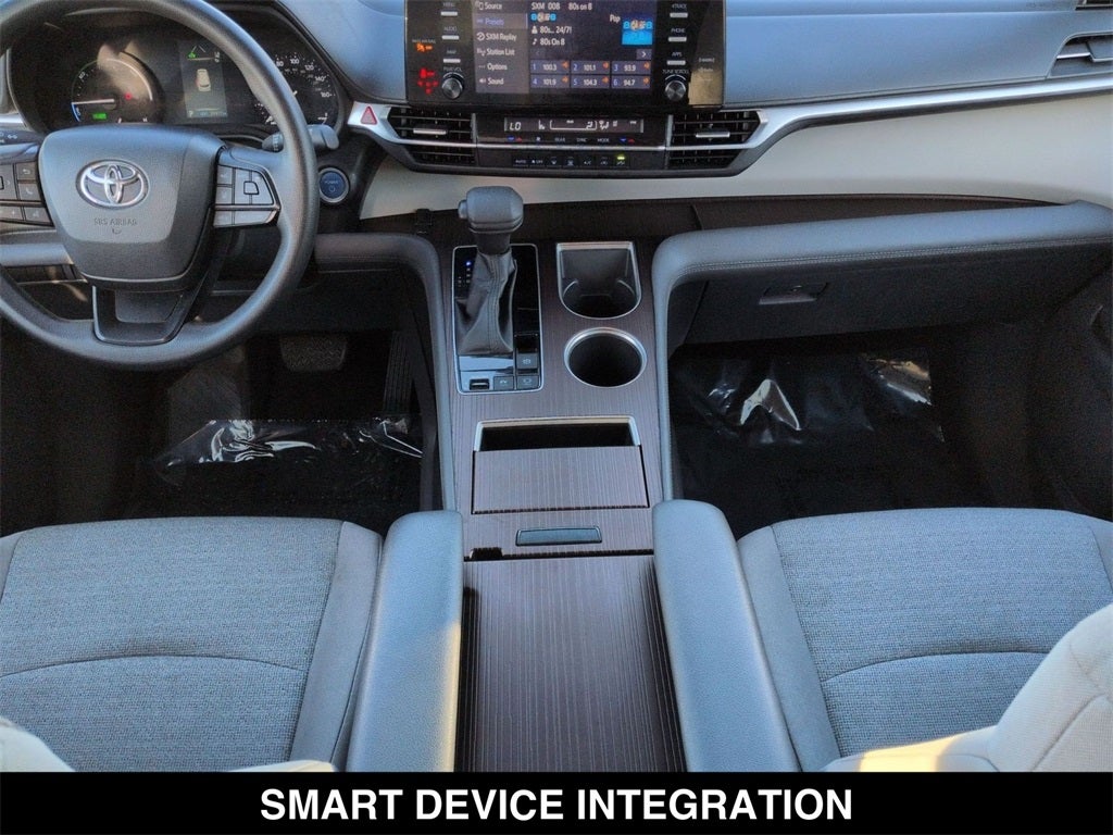 2022 Toyota Sienna LE 8 Passenger