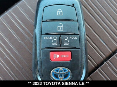 2022 Toyota Sienna LE 8 Passenger
