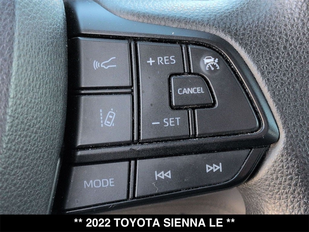 2022 Toyota Sienna LE 8 Passenger