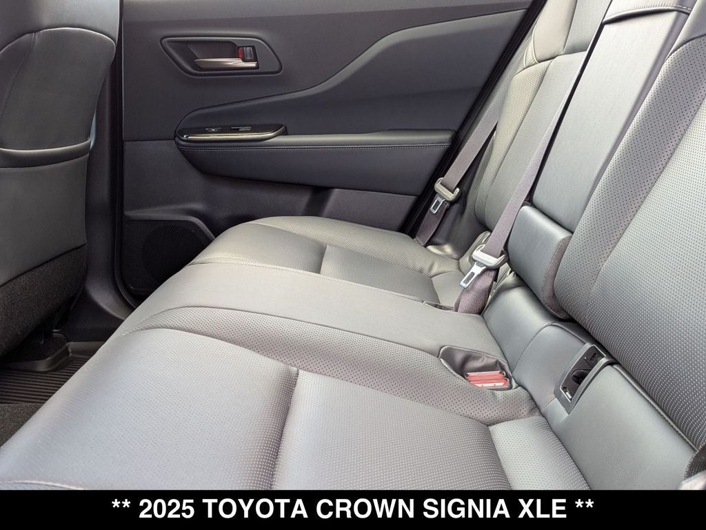 2025 Toyota Crown Signia XLE