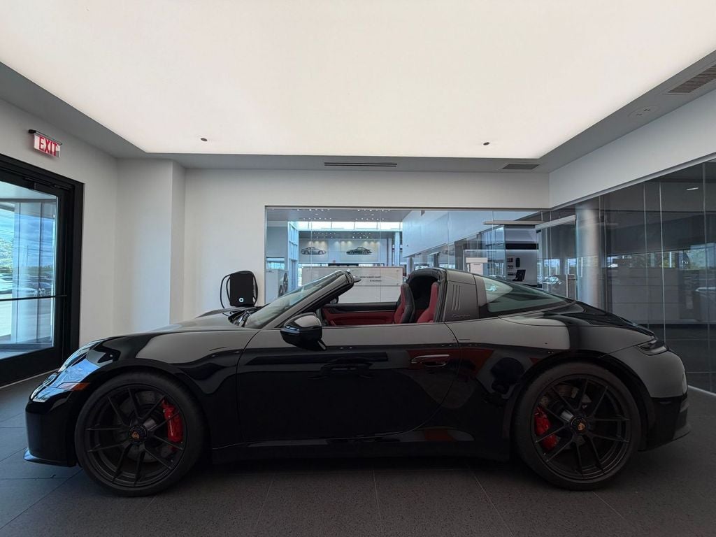 2025 Porsche 911 Targa 4 GTS