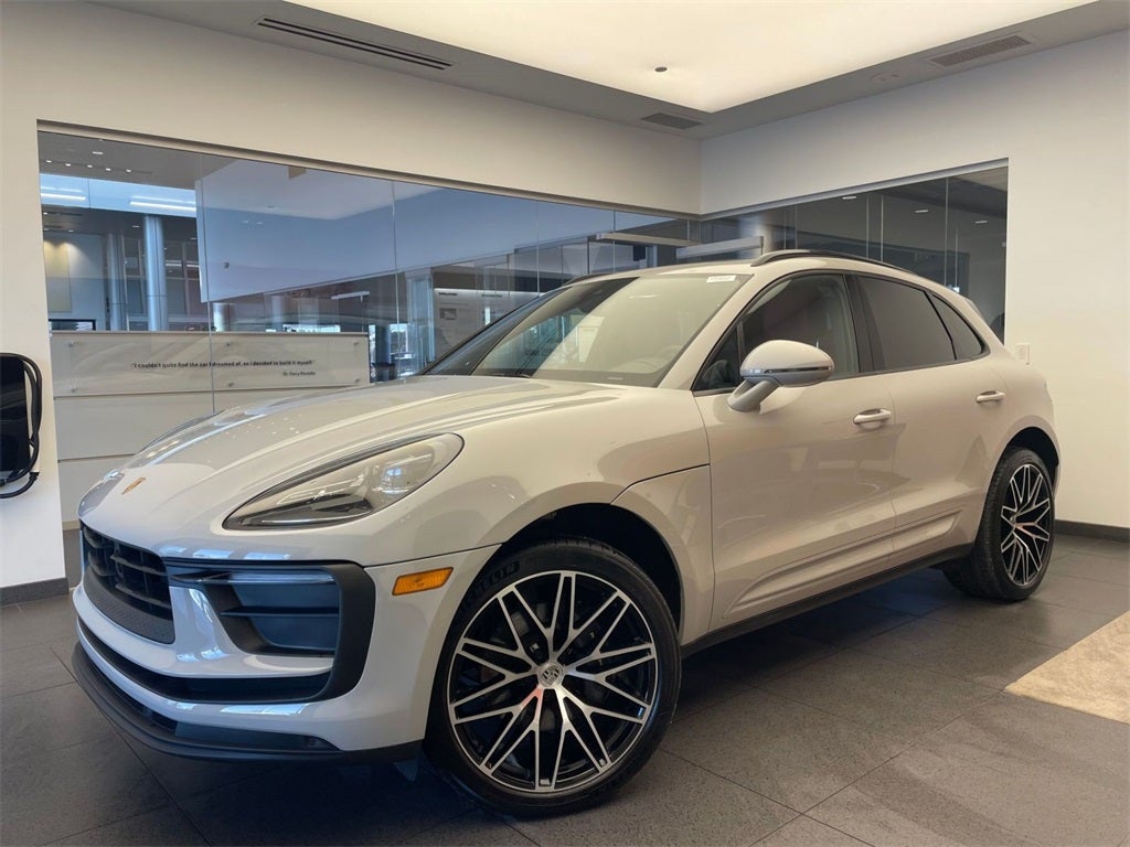 2025 Porsche Macan AWD