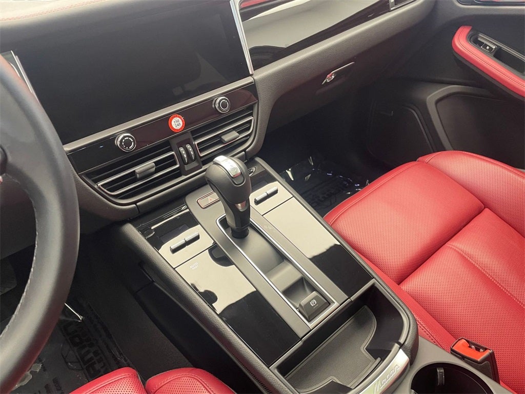2025 Porsche Macan AWD