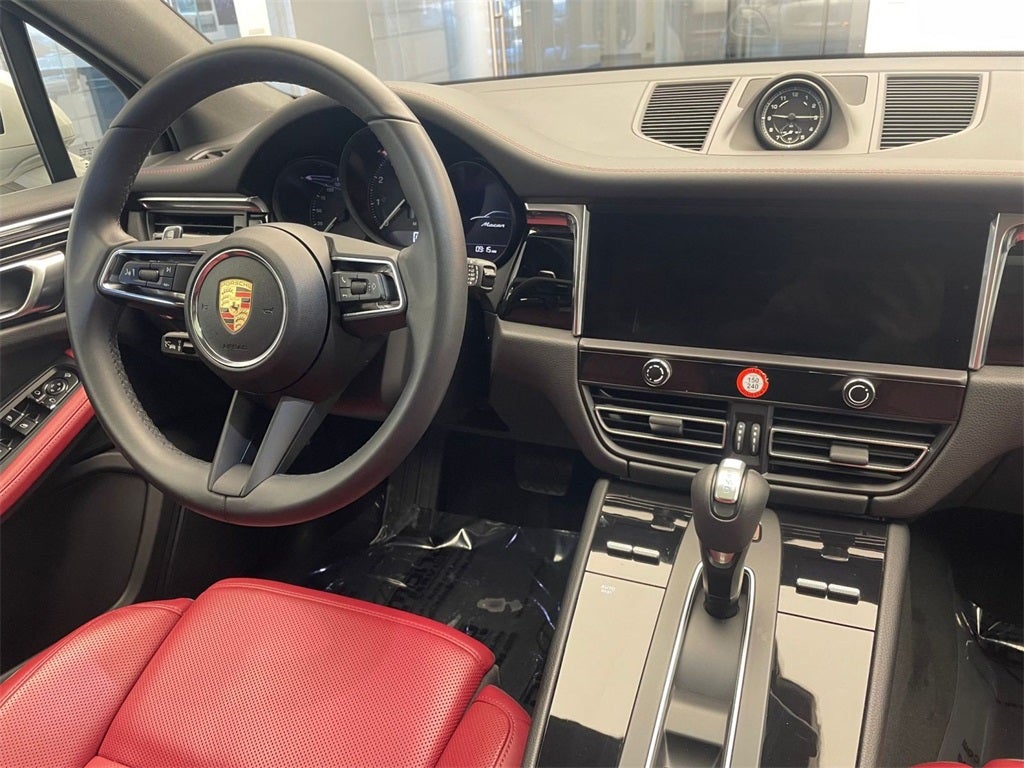 2025 Porsche Macan AWD