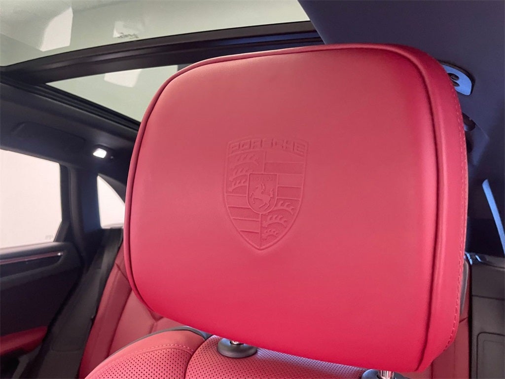 2025 Porsche Macan AWD