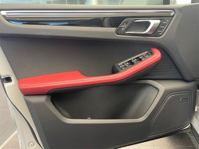 2025 Porsche Macan AWD