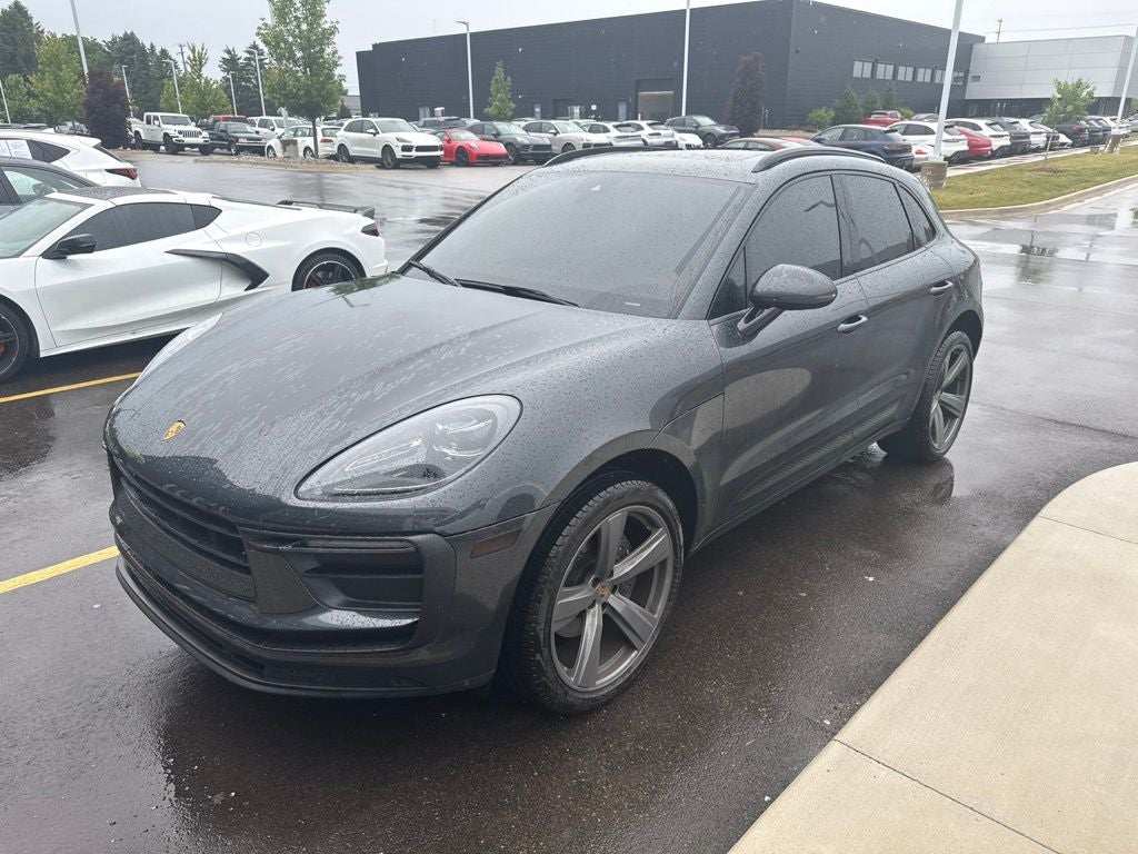 2022 Porsche Macan AWD