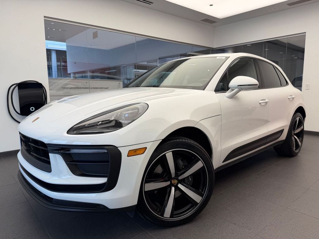 2026 Porsche Macan AWD