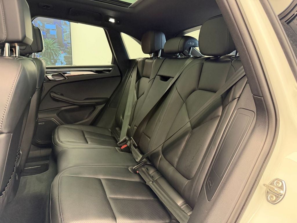 2026 Porsche Macan AWD