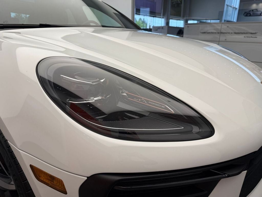 2026 Porsche Macan AWD