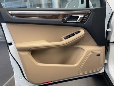 2025 Porsche Macan AWD