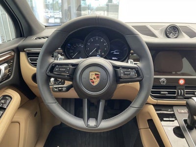 2025 Porsche Macan AWD