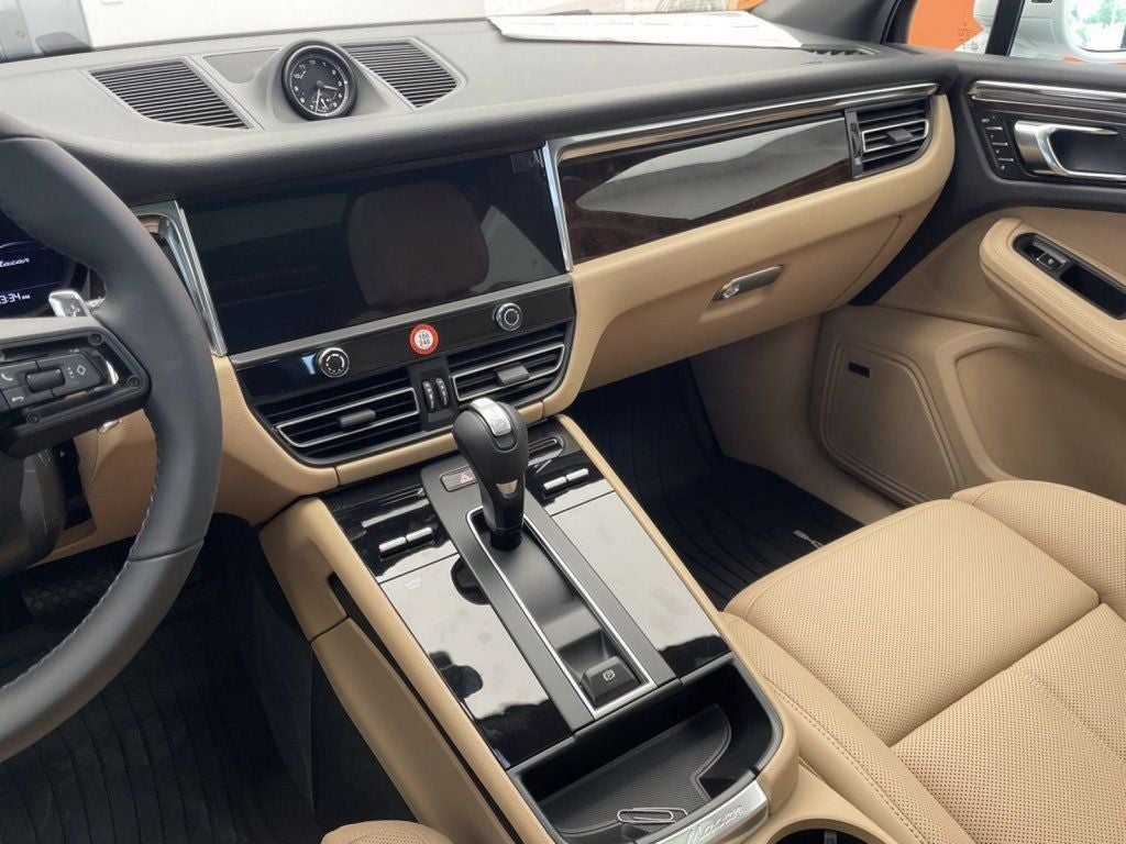 2025 Porsche Macan AWD