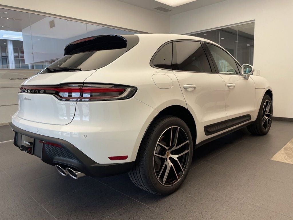 2025 Porsche Macan AWD