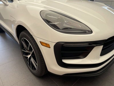 2025 Porsche Macan AWD