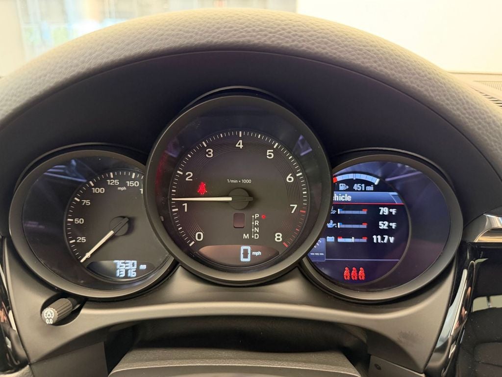 2026 Porsche Macan AWD