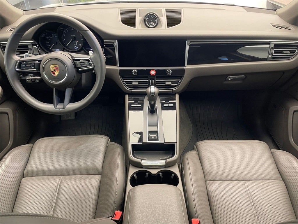 2025 Porsche Macan AWD