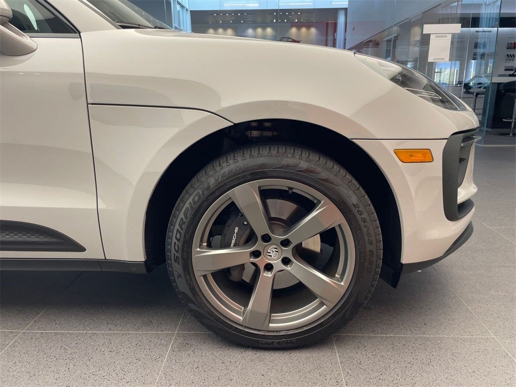 2025 Porsche Macan AWD