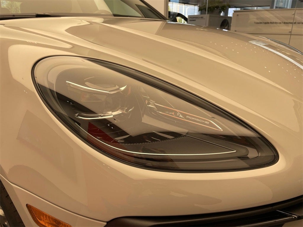 2025 Porsche Macan AWD