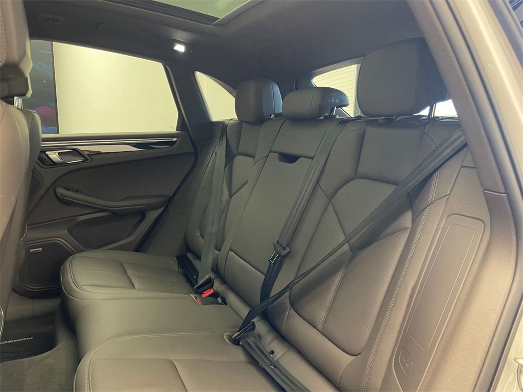 2025 Porsche Macan AWD