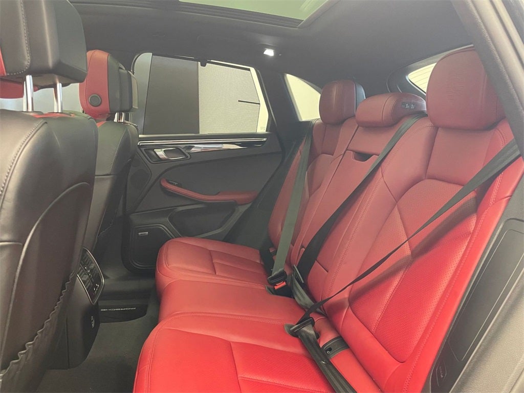 2025 Porsche Macan AWD