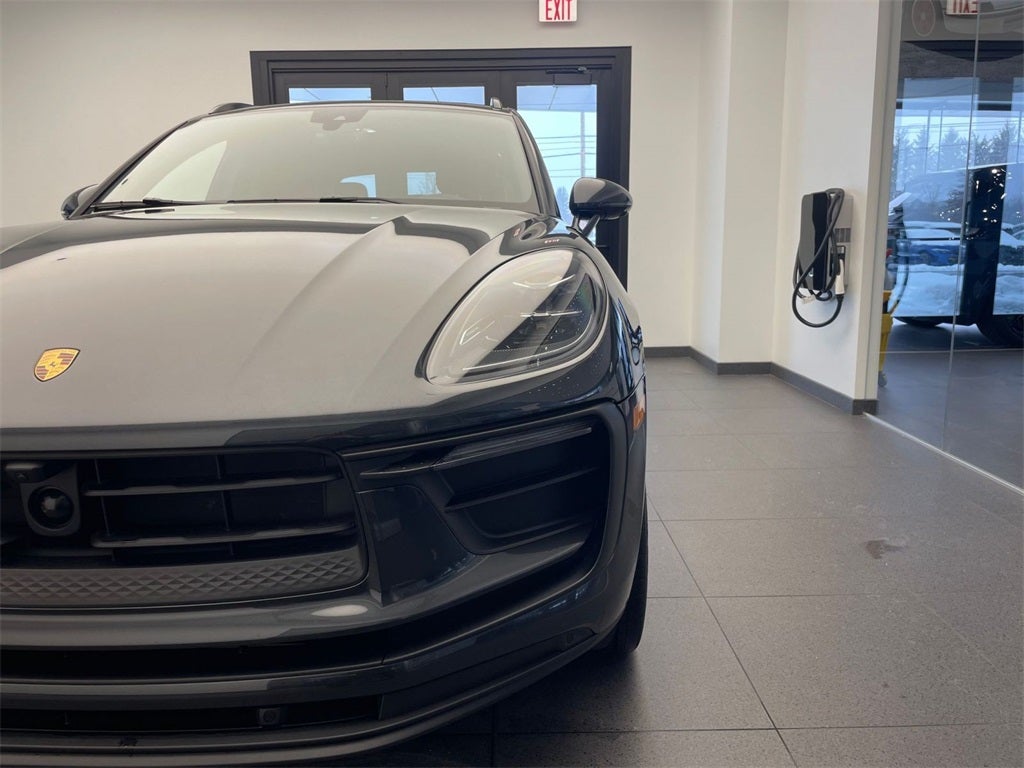 2025 Porsche Macan AWD