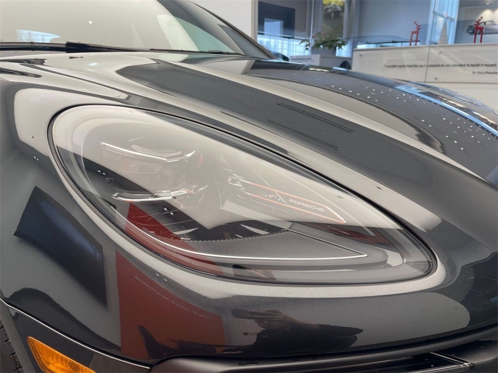 2025 Porsche Macan AWD