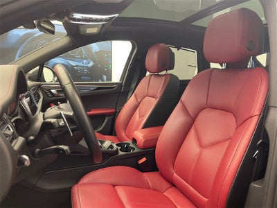 2025 Porsche Macan AWD