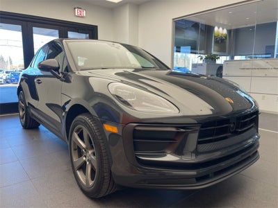 2025 Porsche Macan AWD