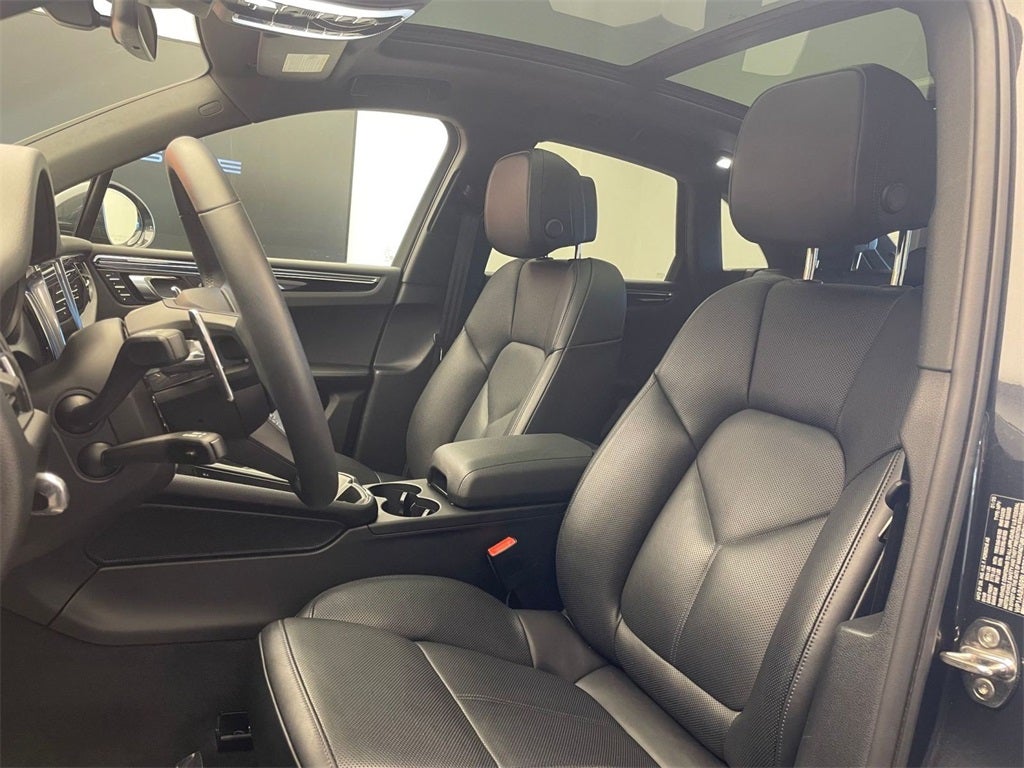 2025 Porsche Macan AWD