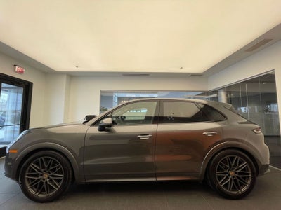 2025 Porsche Cayenne AWD