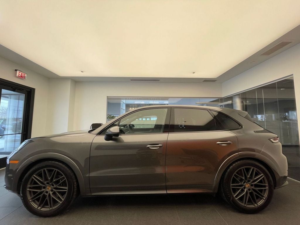 2025 Porsche Cayenne AWD
