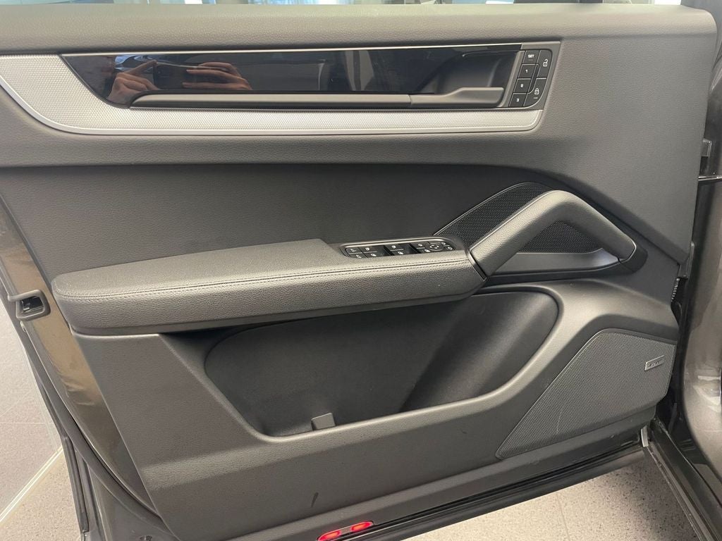 2025 Porsche Cayenne AWD