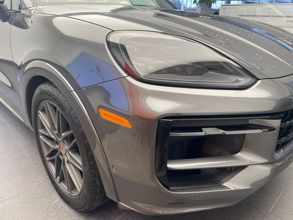 2025 Porsche Cayenne AWD